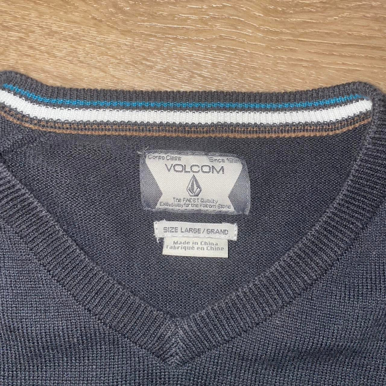 Vintage Y2K Volcom V-Neck Knit Sweater - Size Large