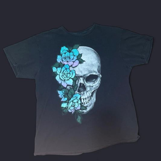Y2K Gothic Skull & Roses Graphic Tee – Vintage Grunge Aesthetic