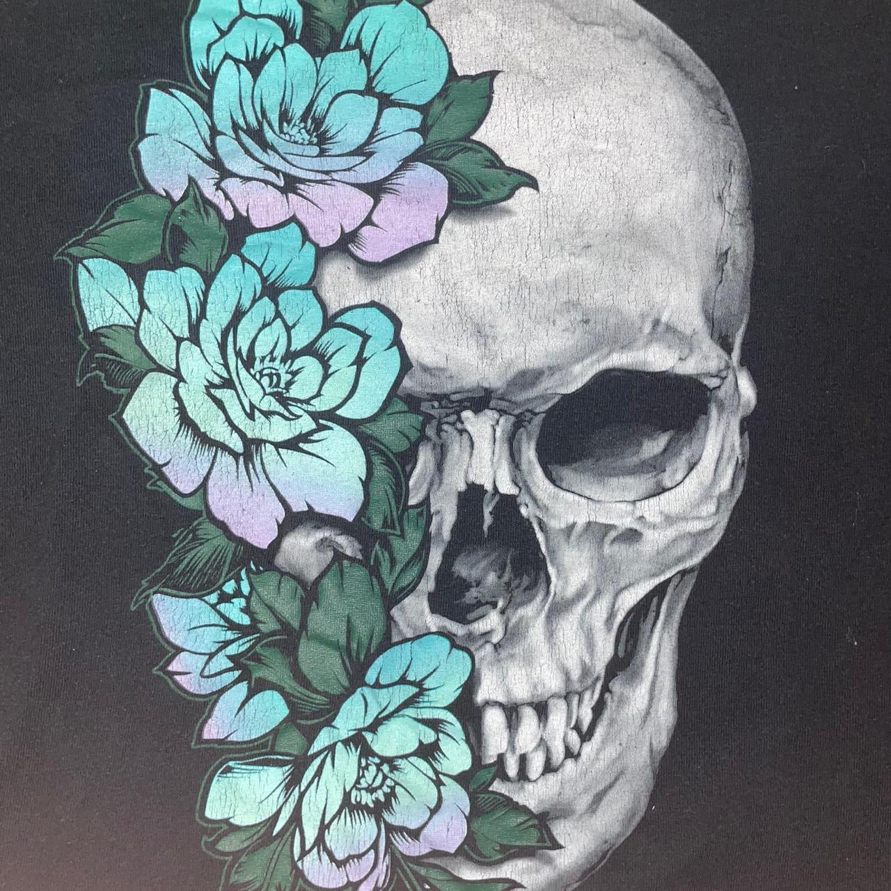 Y2K Gothic Skull & Roses Graphic Tee – Vintage Grunge Aesthetic